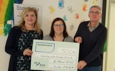 BRUKER-Mitarbeiter spenden 500 Euro