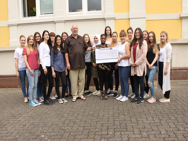 Sggg Gymnasium Achern Forderspende U 300 Aus Tollem Schulprojekt Kuche Der Kulturen Fuokk E V